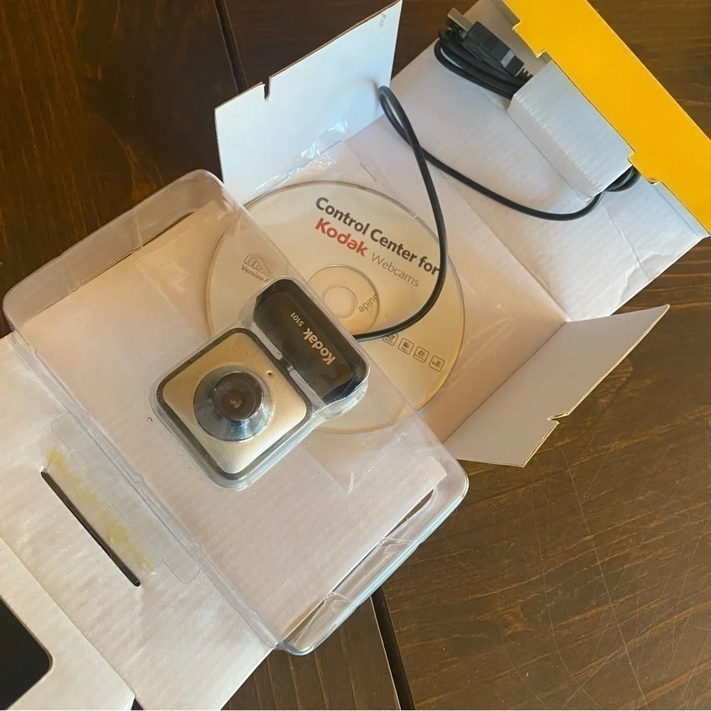 NEW Kodak Webcam Built In Microphone S101 Package Mac or Windows NEW